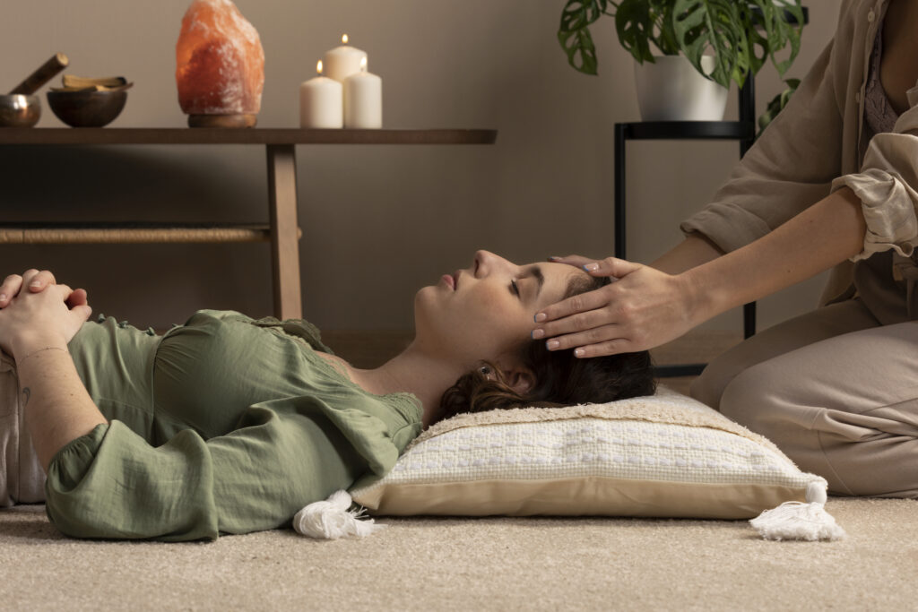 Séance de magnétisme avec Mylèna Bouchardy dans l'Ain, Savoie et Haute-Savoie pour apaiser le stress, libérer les blocages énergétiques et retrouver l’équilibre.